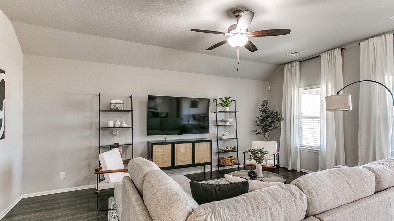 Photo of Livingroom in Broken Arrow