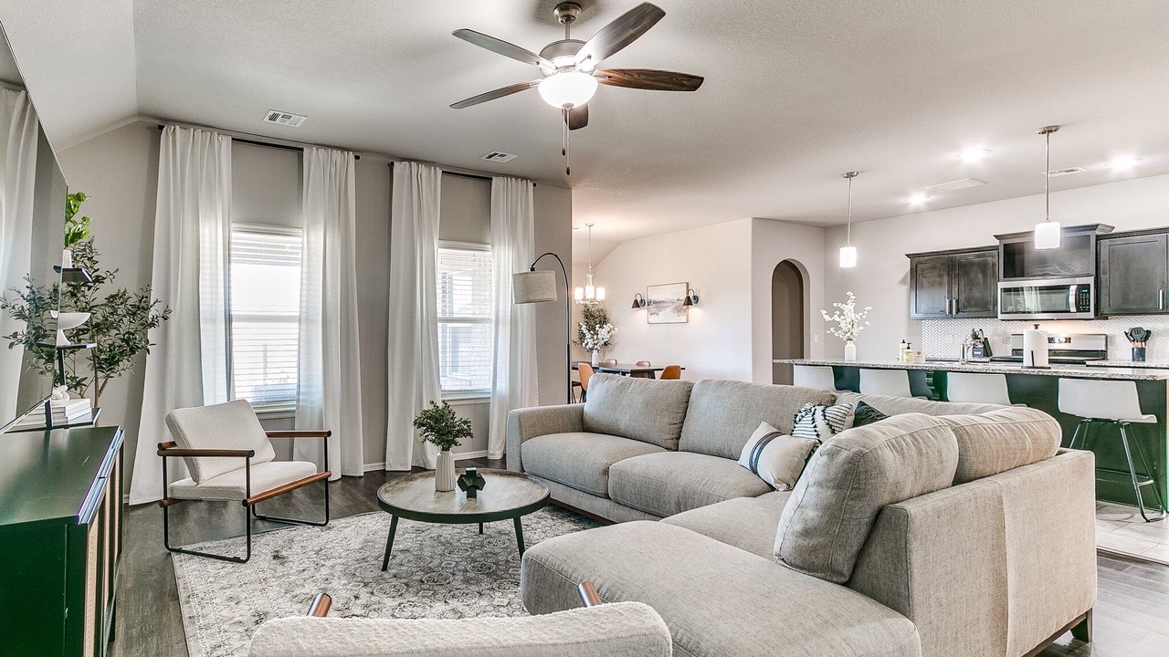 Photo of Livingroom in Broken Arrow