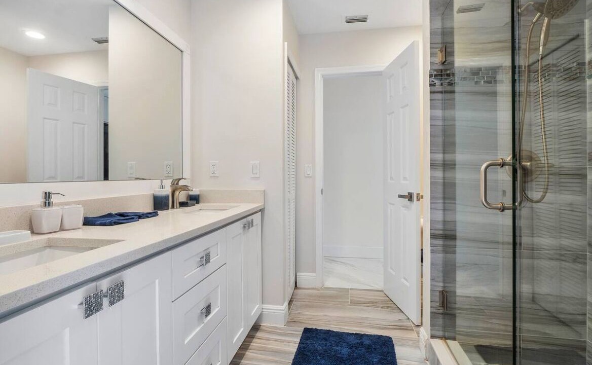 Photo of Bathroom in Greenview Shores