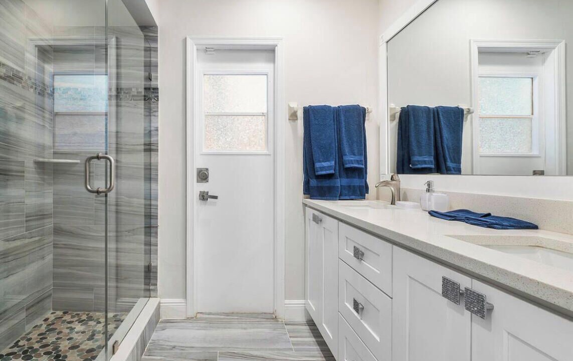Photo of Bathroom in Greenview Shores