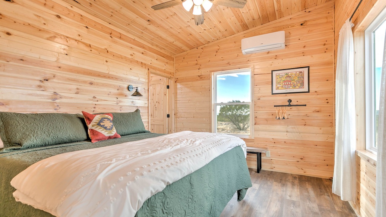 Photo of Bedroom in Robert Lee