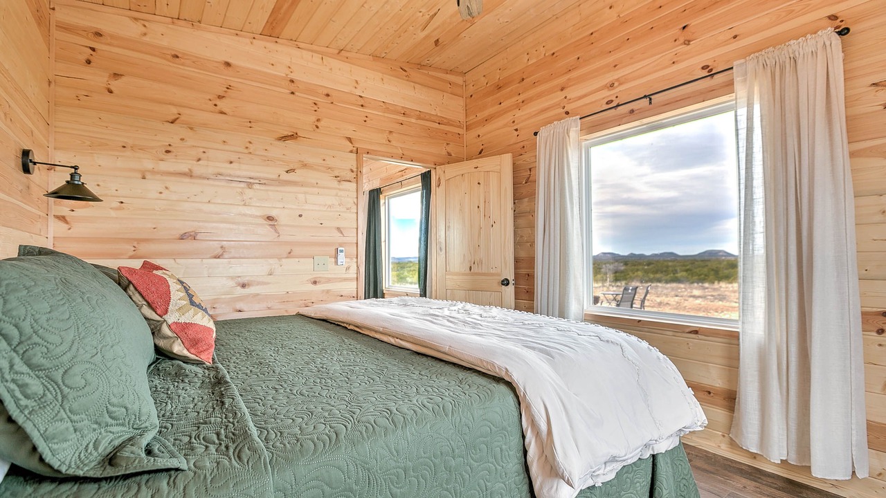 Photo of Bedroom in Robert Lee