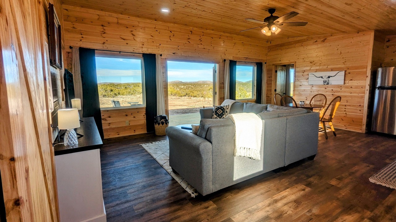 Photo of Livingroom in Robert Lee
