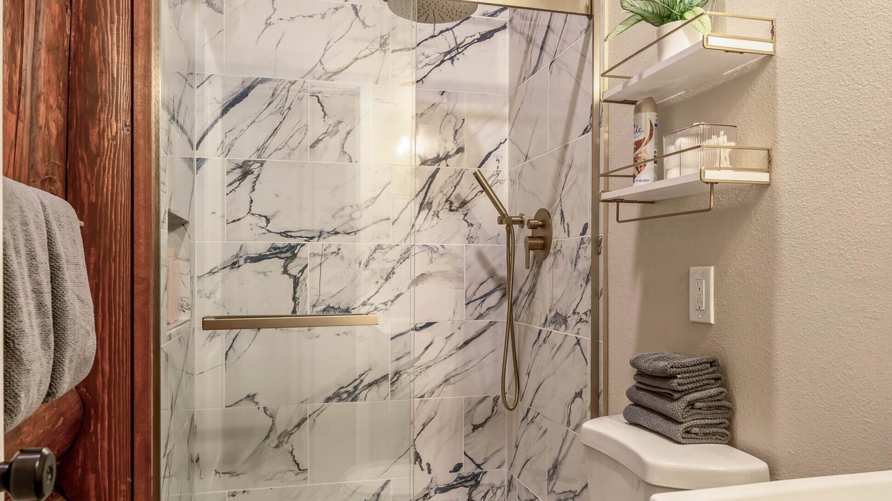Photo of Bathroom in McKenzie Bridge