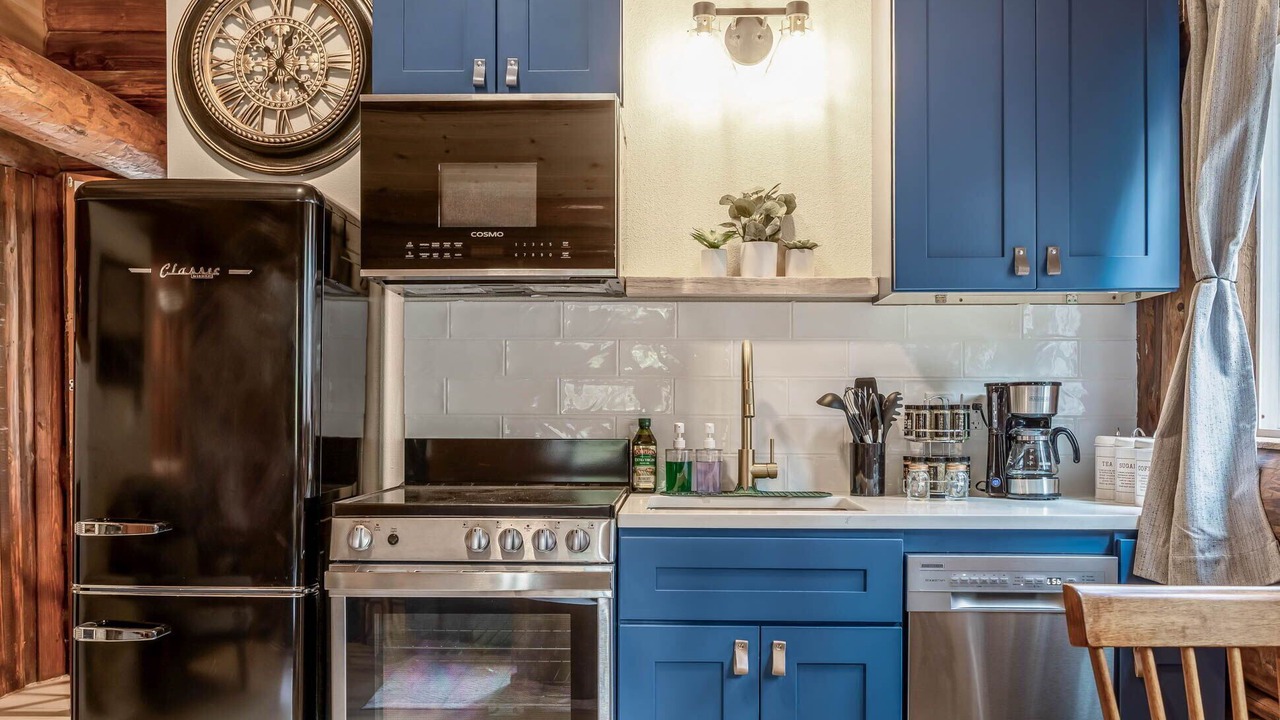 Photo of Kitchen in McKenzie Bridge