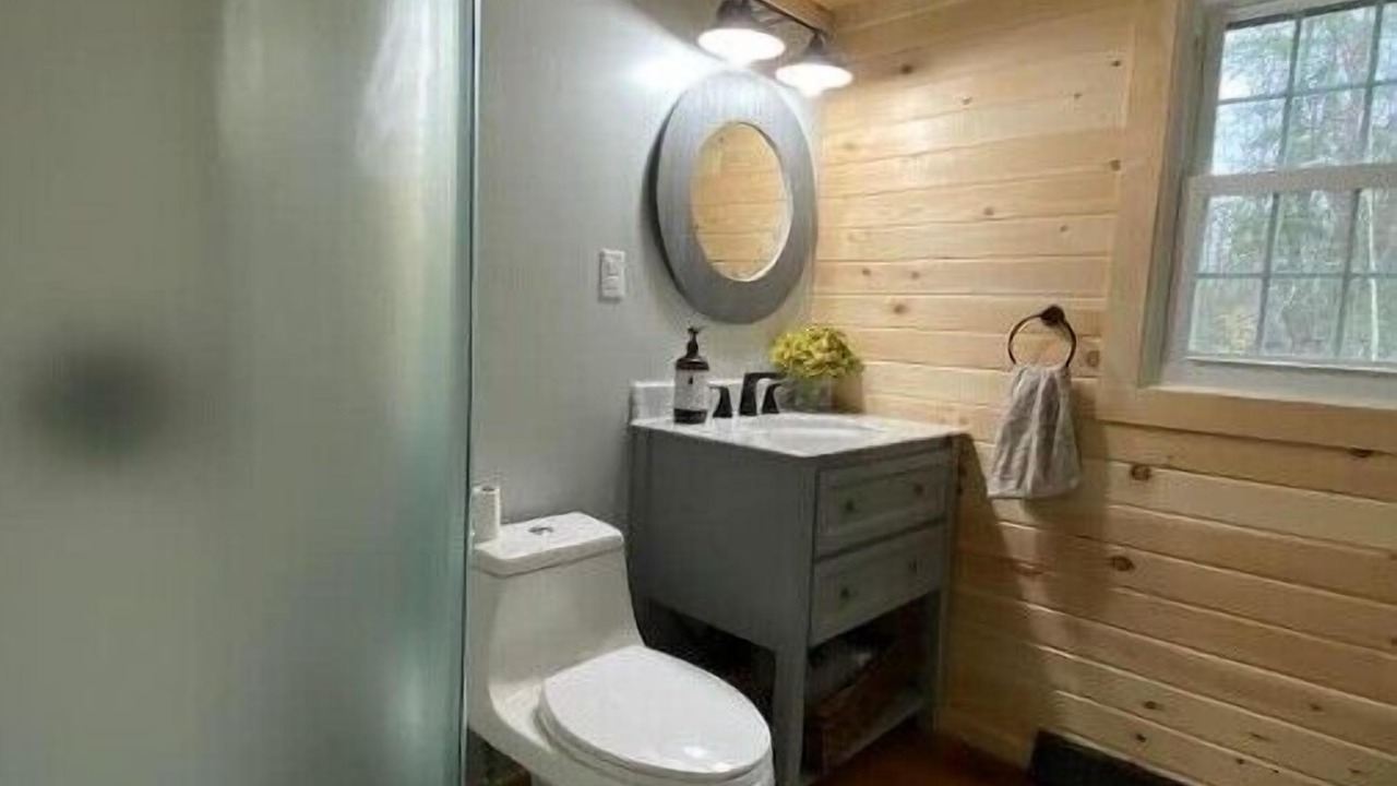 Photo of Bathroom in Newcomb