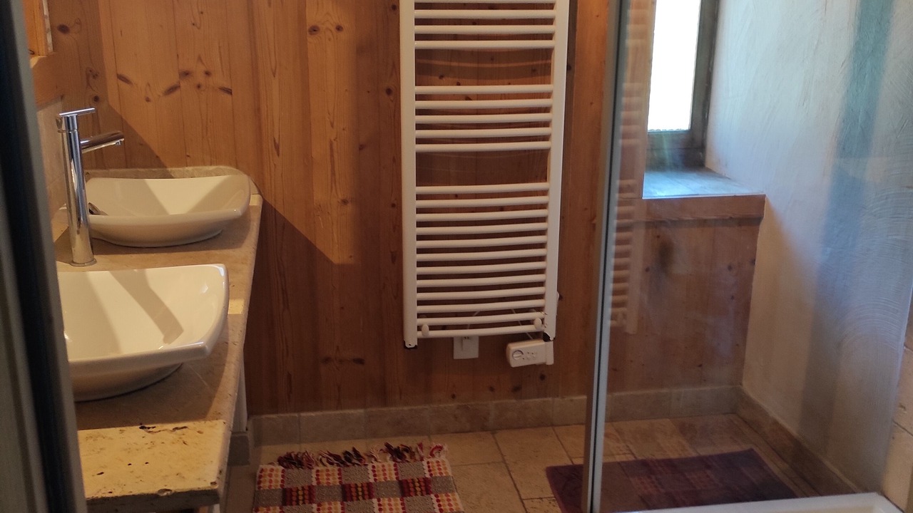 Photo of Bathroom in Nances