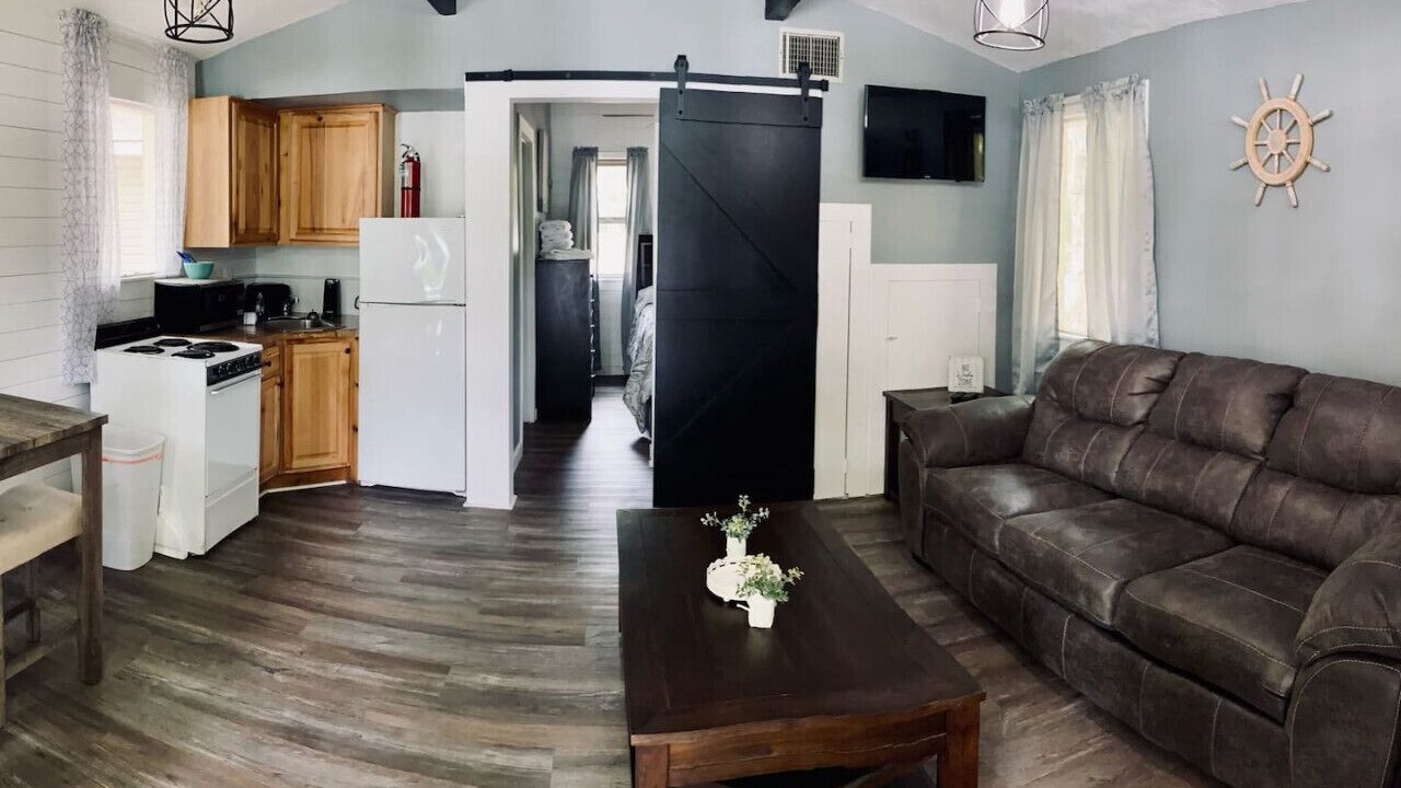 Photo of Livingroom in LaGrange