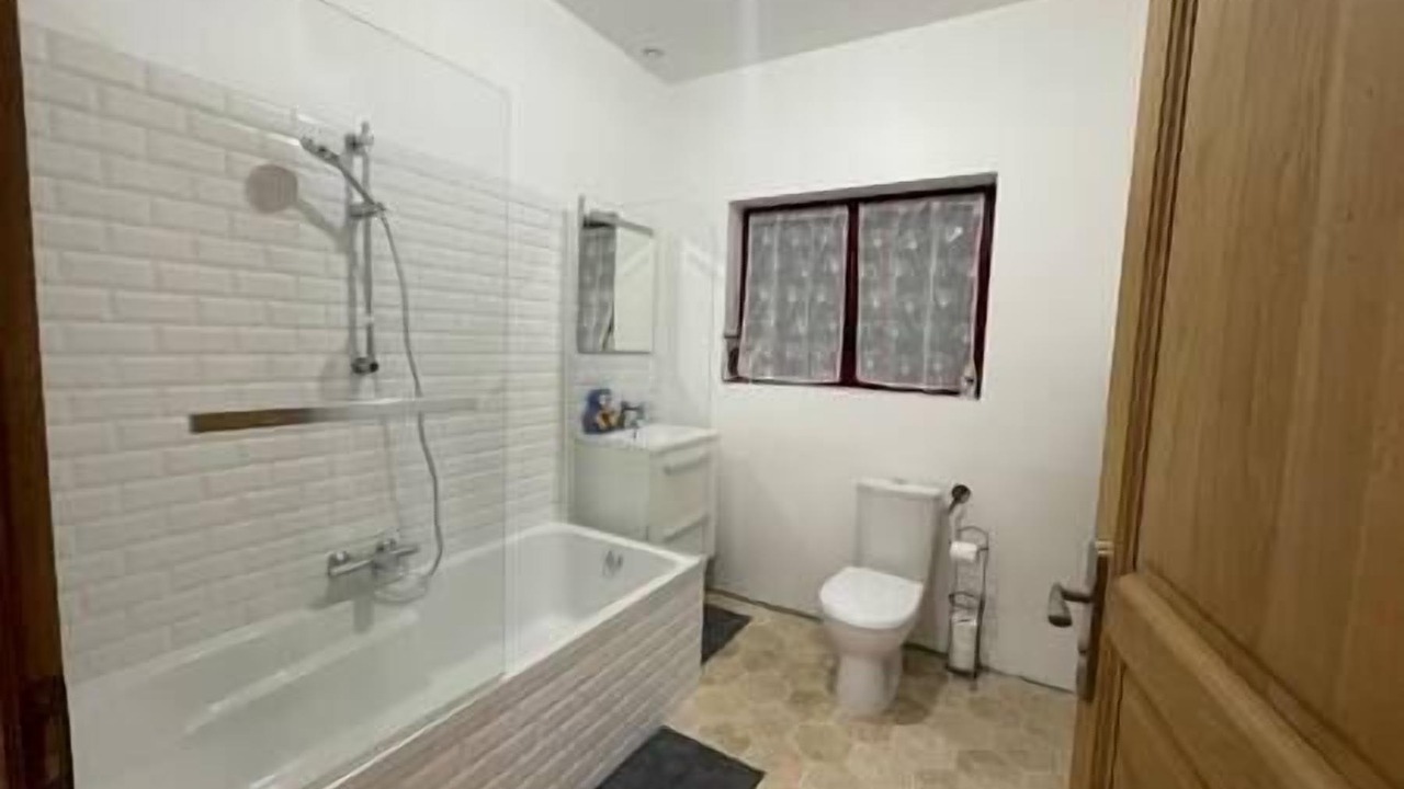 Photo of Bathroom in Muids