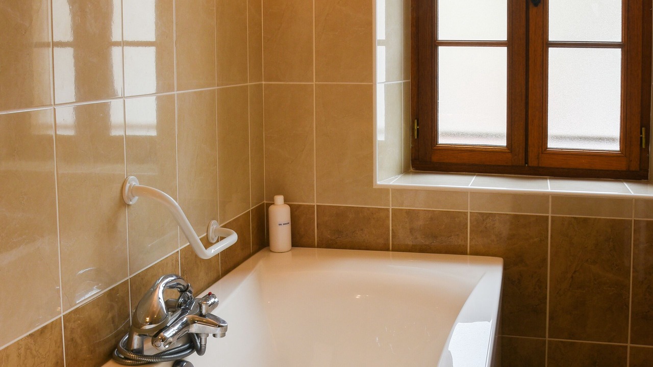 Photo of Bathroom in Mirepoix