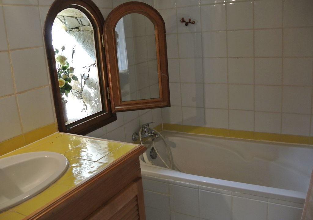 Photo of Bathroom in Evenos