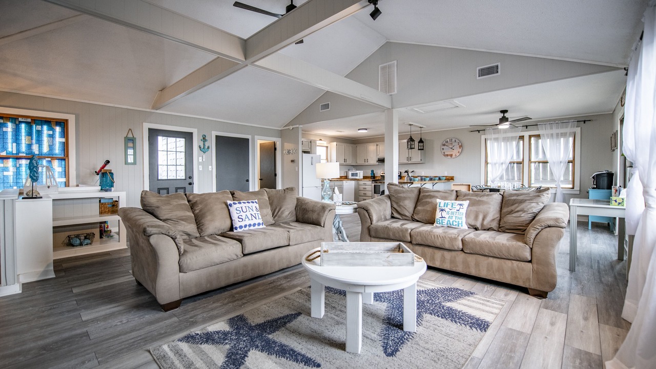 Photo of Livingroom in Waves