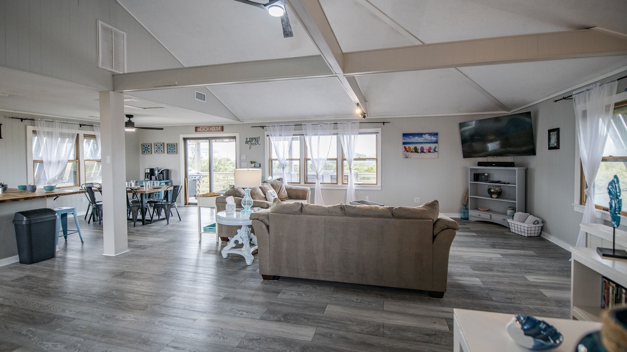 Photo of Livingroom in Waves