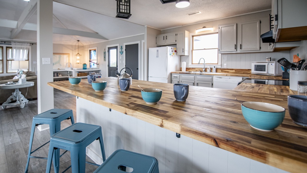 Photo of Kitchen in Waves