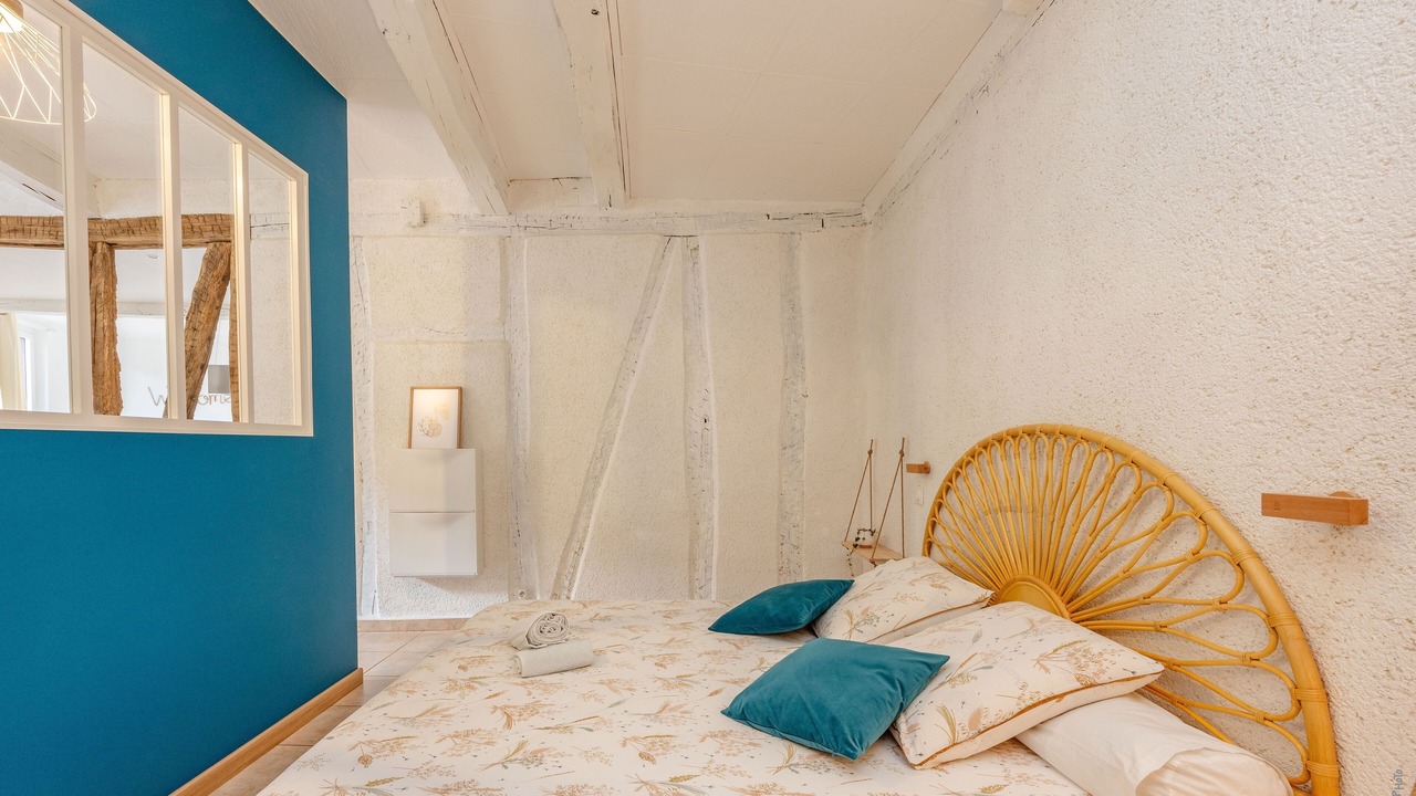 Photo of Bedroom in Castelnau-de-Montmiral