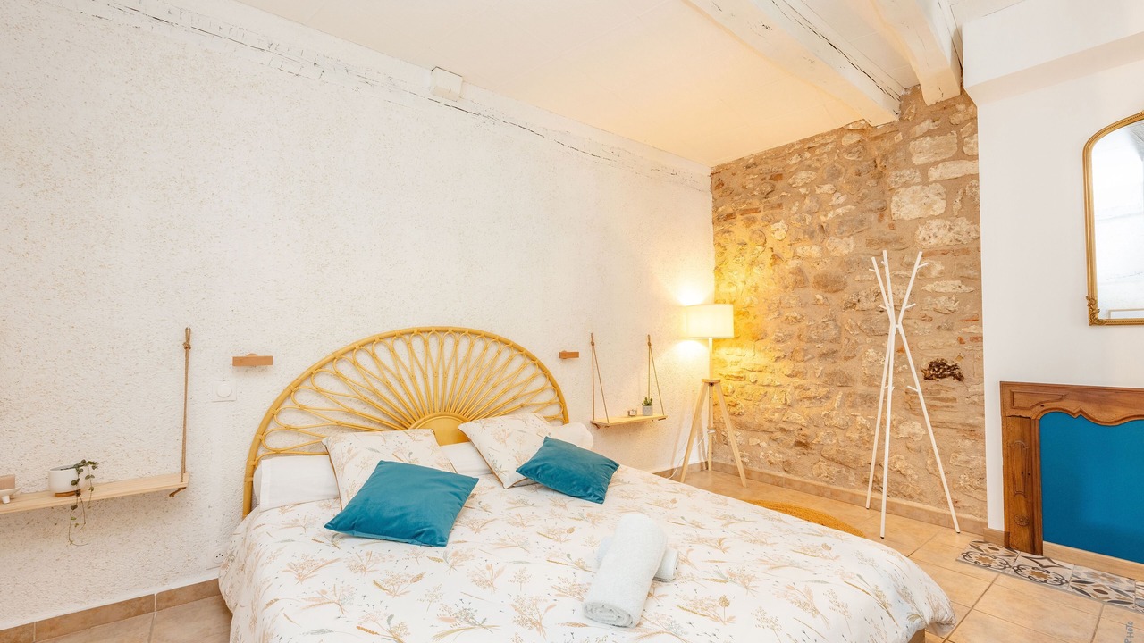 Photo of Bedroom in Castelnau-de-Montmiral