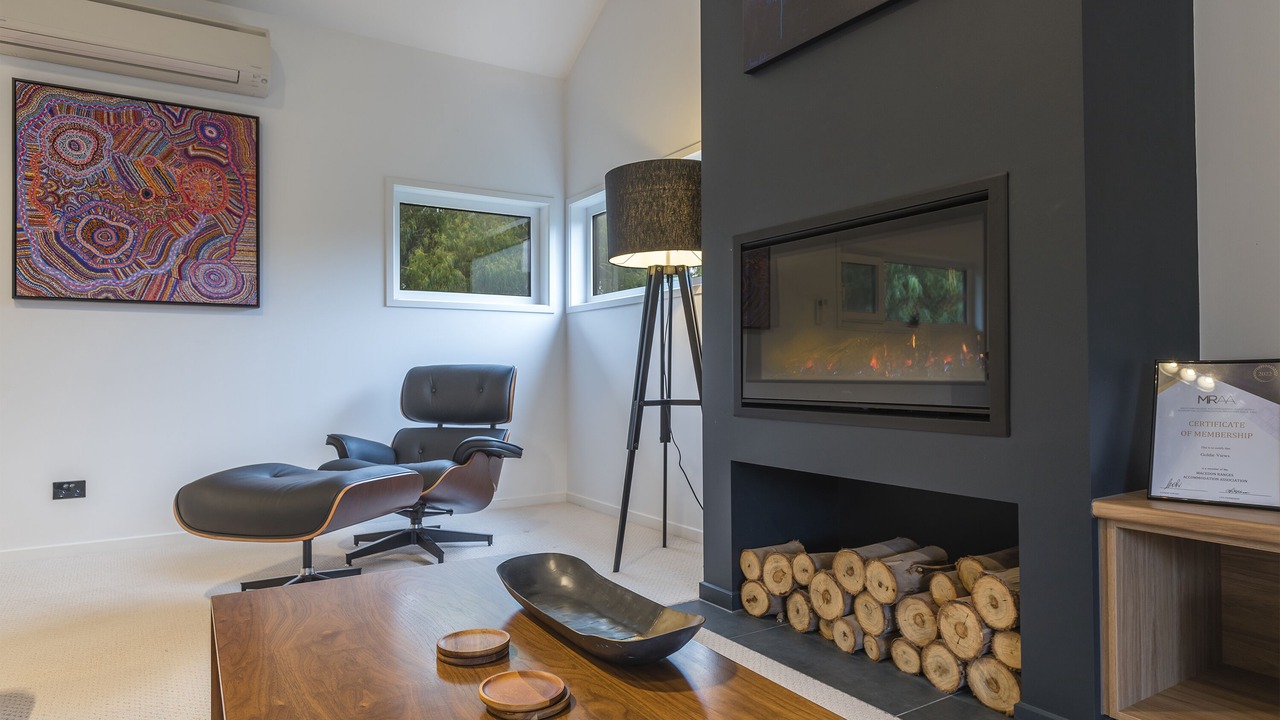 Photo of Others in Goldie