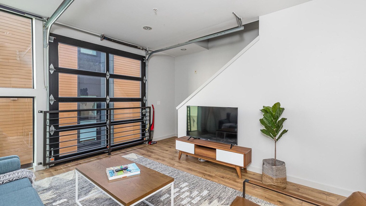 Photo of Livingroom in Fremont