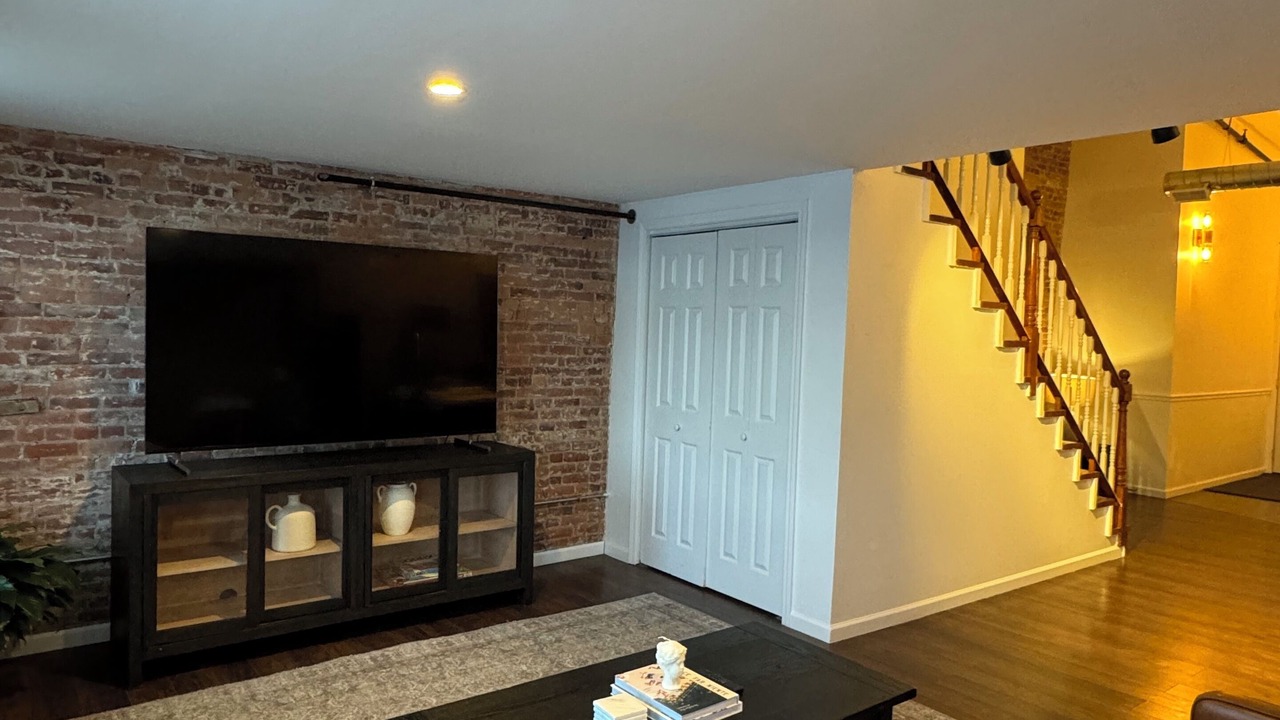 Photo of Livingroom in Utica