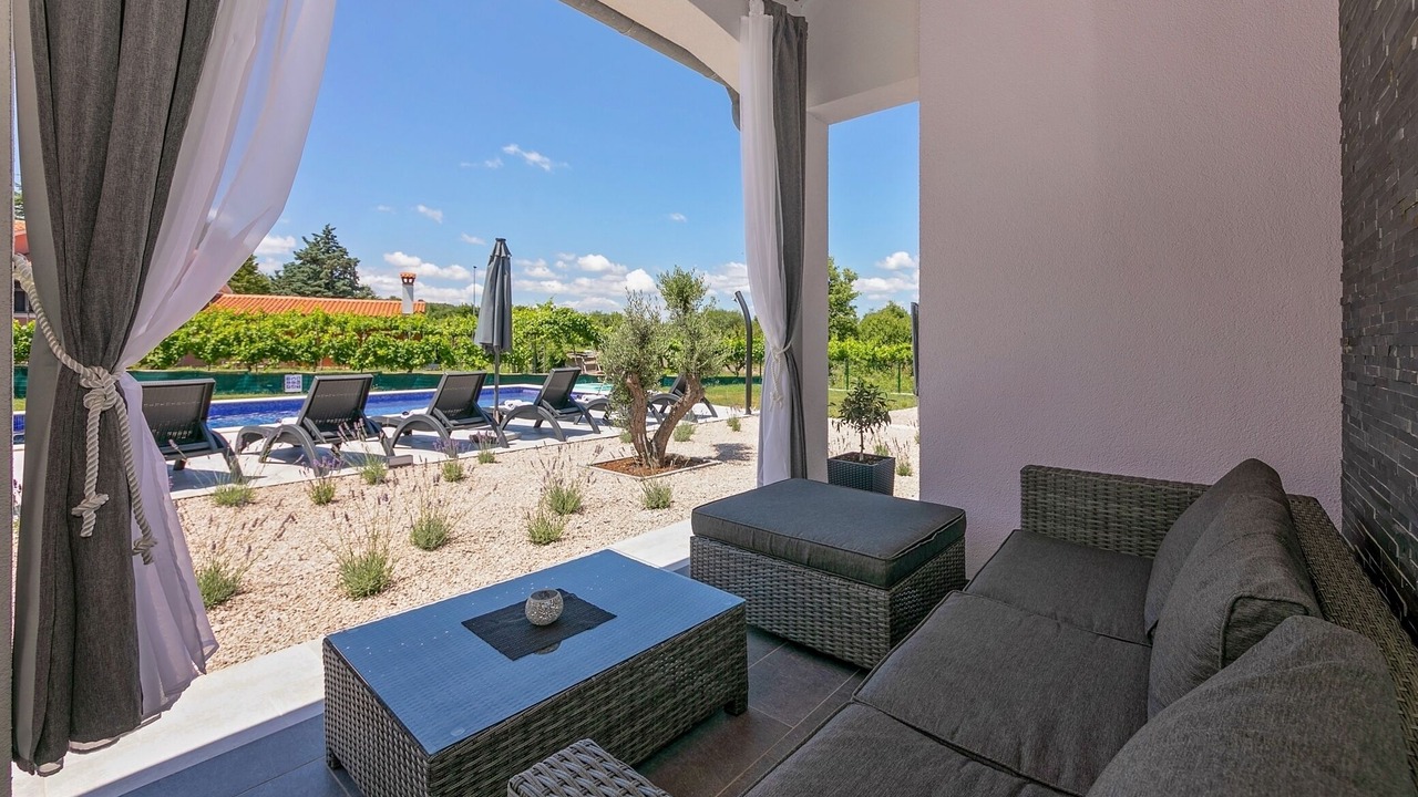 Photo of Patio Balcony in Rogocana