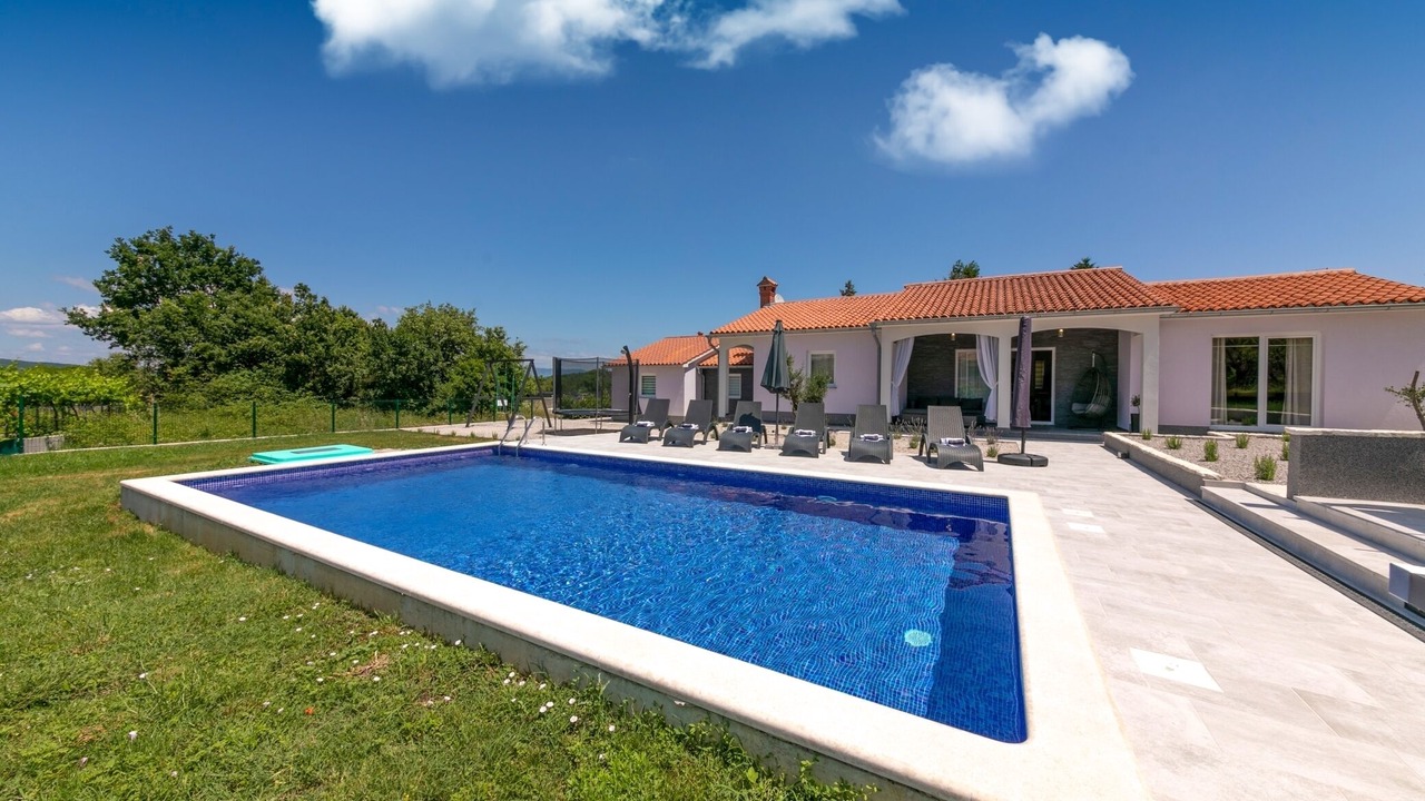 Photo of Outdoor in Rogocana