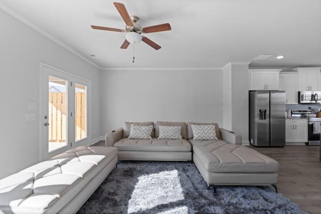 Photo of Livingroom in Lawrenceville