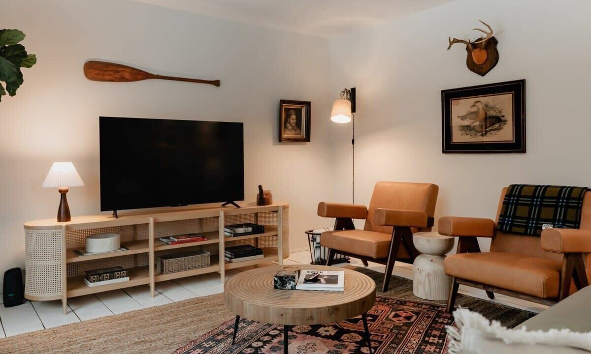 Photo of Livingroom in Town of Delaware