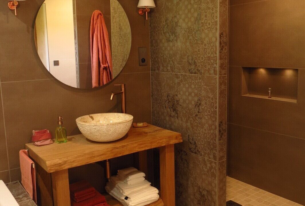 Photo of Bathroom in Clermont-Creans