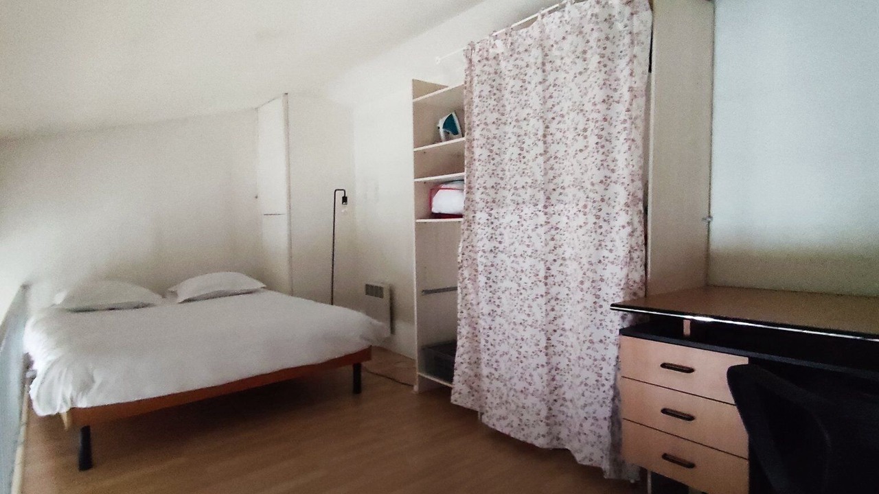 Photo of Bedroom in Begles