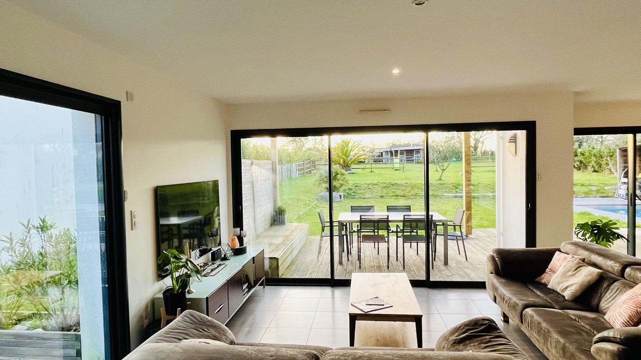 Photo of Livingroom in Saint-Andre-des-Eaux