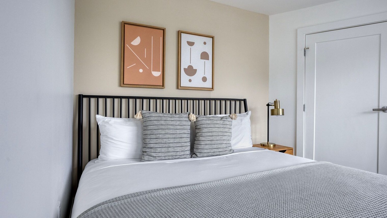 Photo of Bedroom in Fenway–Kenmore