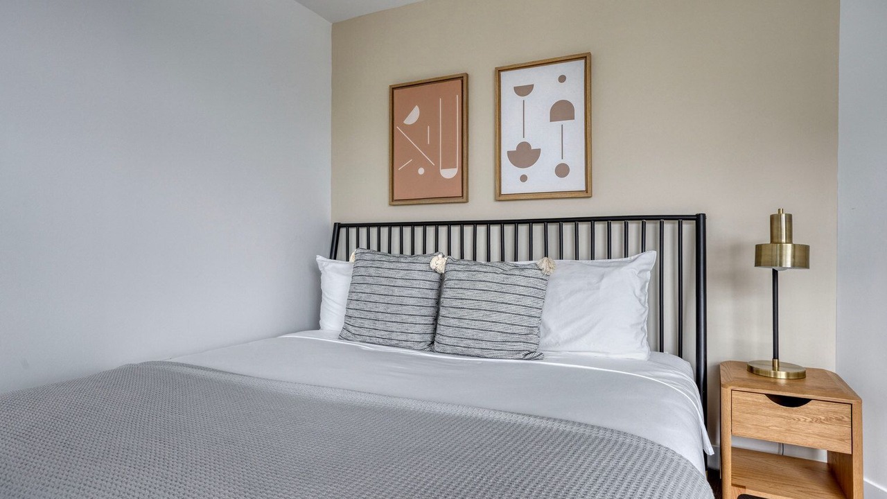 Photo of Bedroom in Fenway–Kenmore