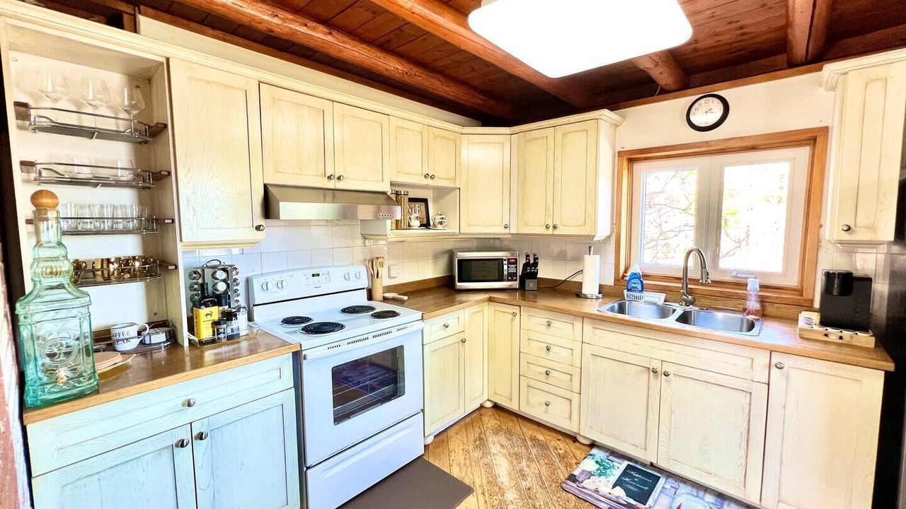 Photo of Kitchen in Parry Sound
