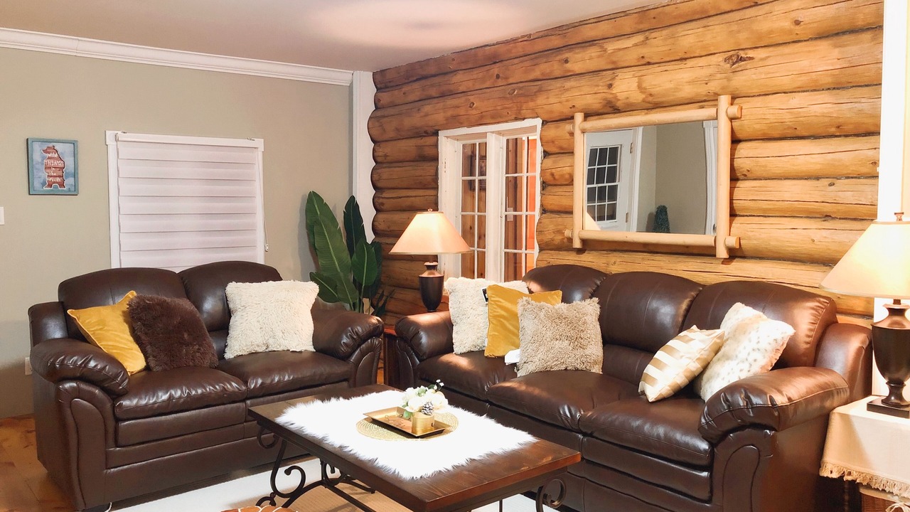 Photo of Livingroom in Parry Sound