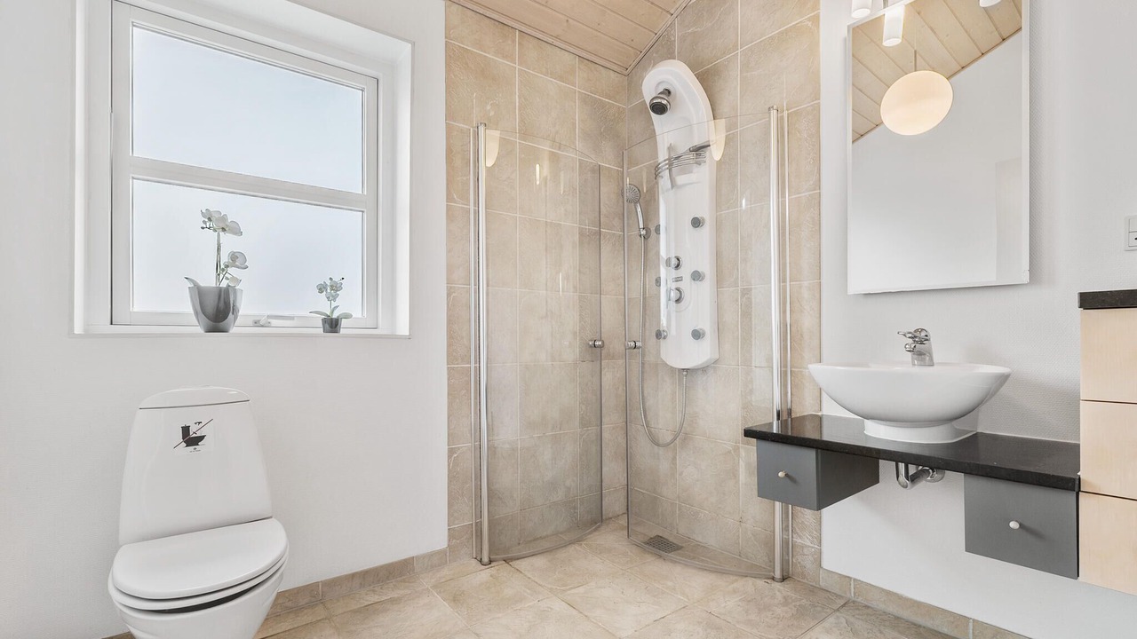 Photo of Bathroom in Mommark Strand