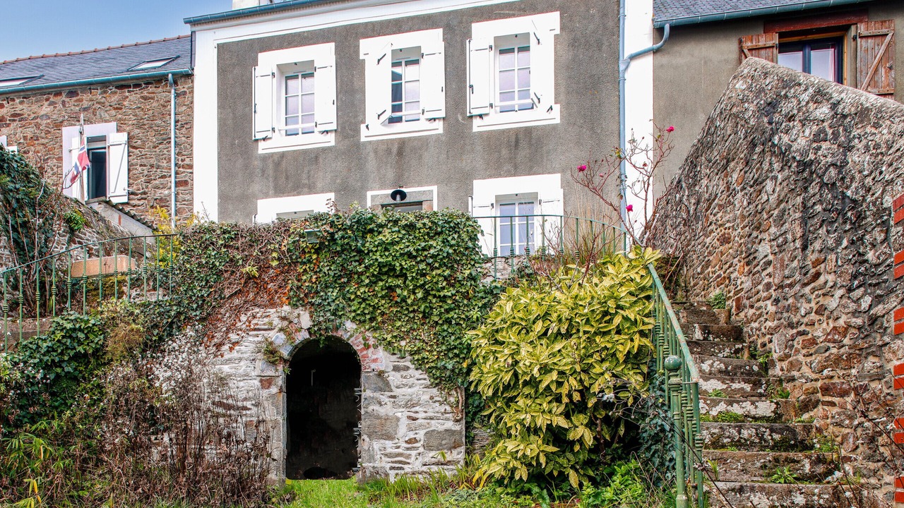 Photo of Outdoor in La Ville-es-Nonais