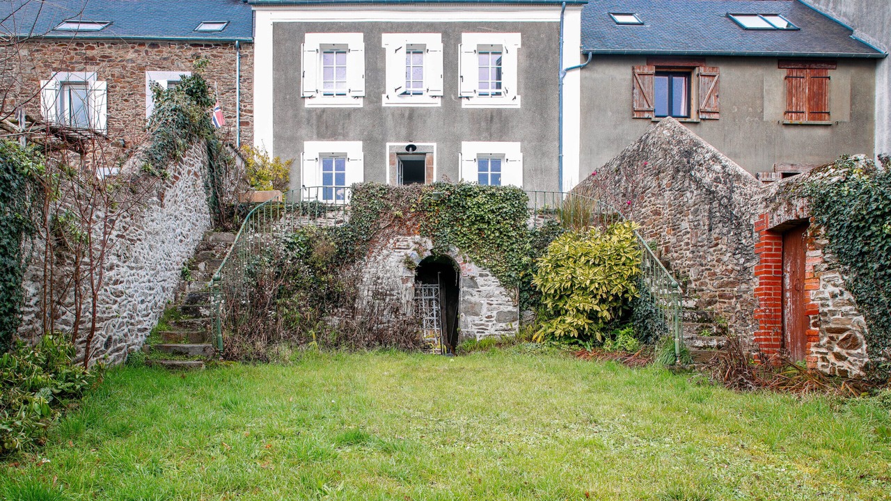 Photo of Outdoor in La Ville-es-Nonais