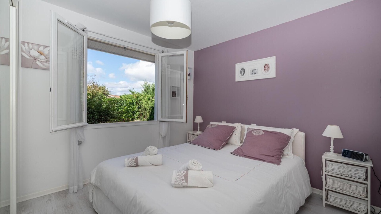 Photo of Bedroom in Parentis-en-Born