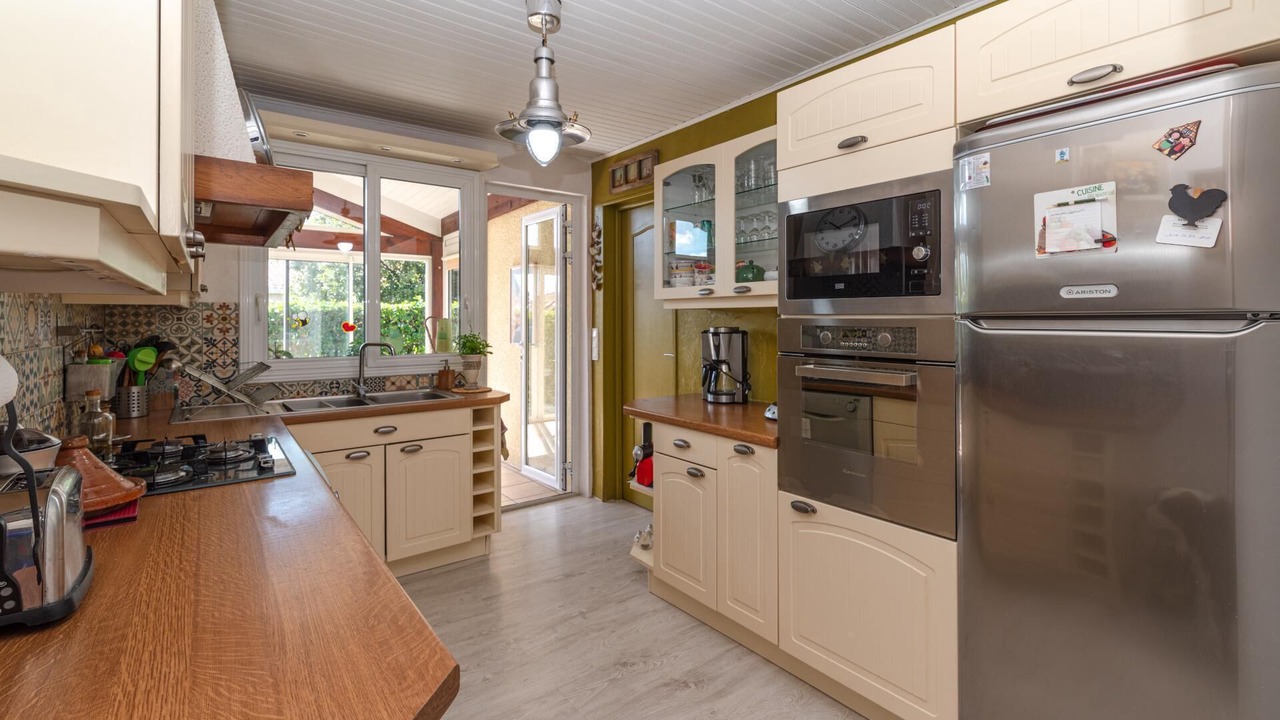 Photo of Kitchen in Parentis-en-Born