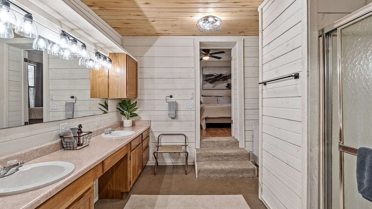 Photo of Bathroom in Uncertain