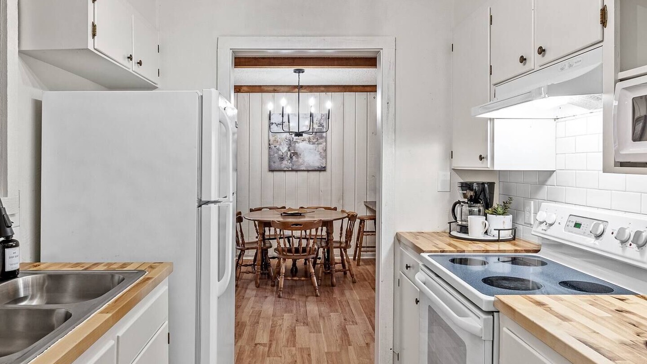 Photo of Kitchen in Uncertain