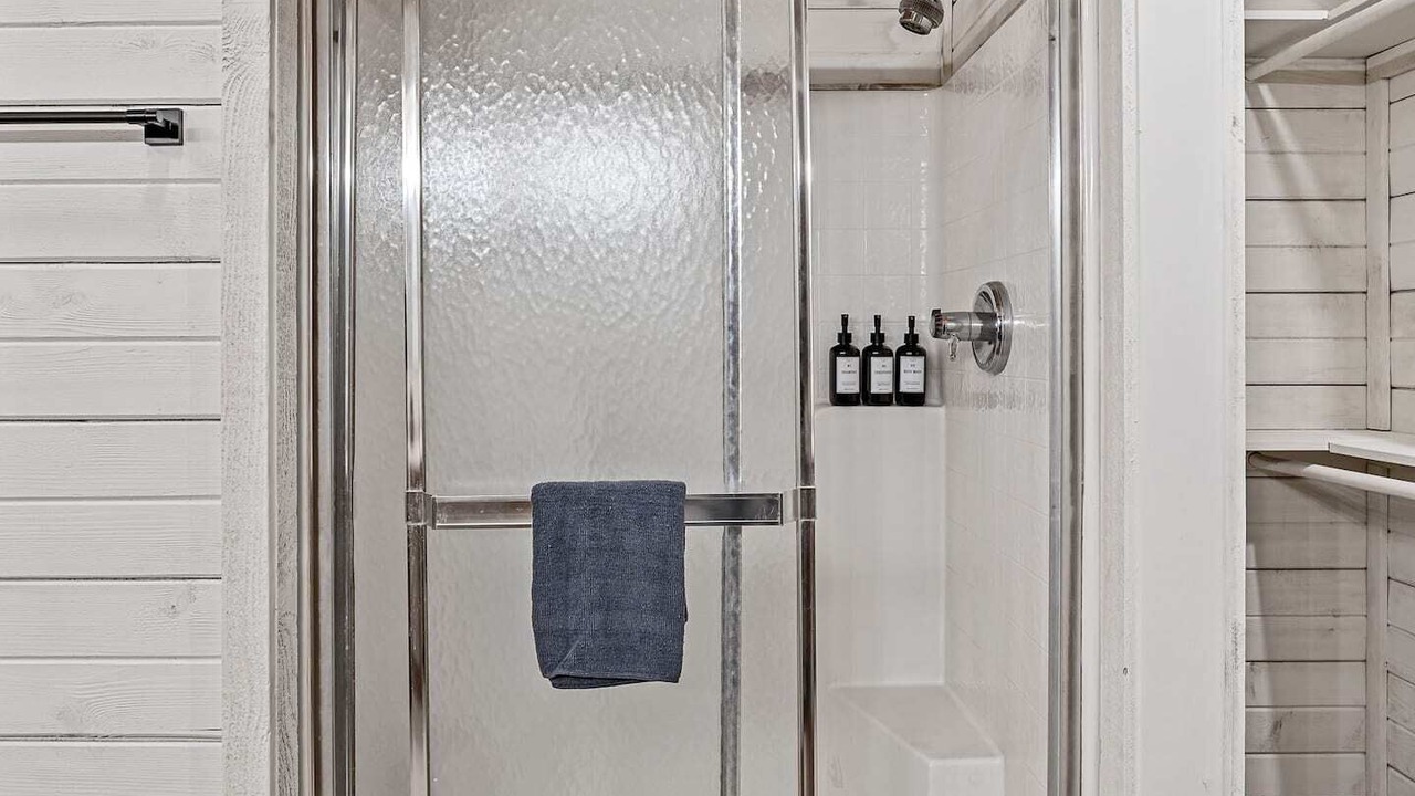 Photo of Bathroom in Uncertain