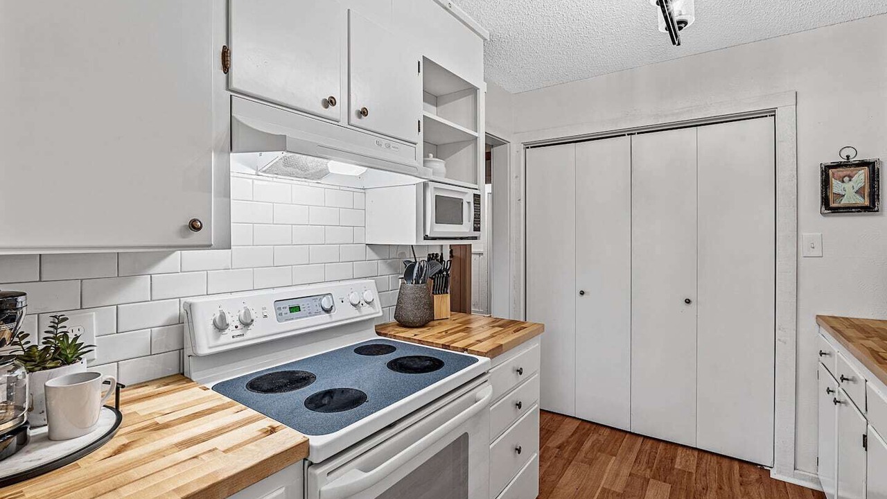 Photo of Kitchen in Uncertain