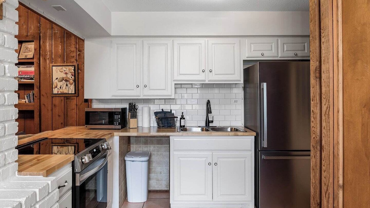 Photo of Kitchen in Uncertain