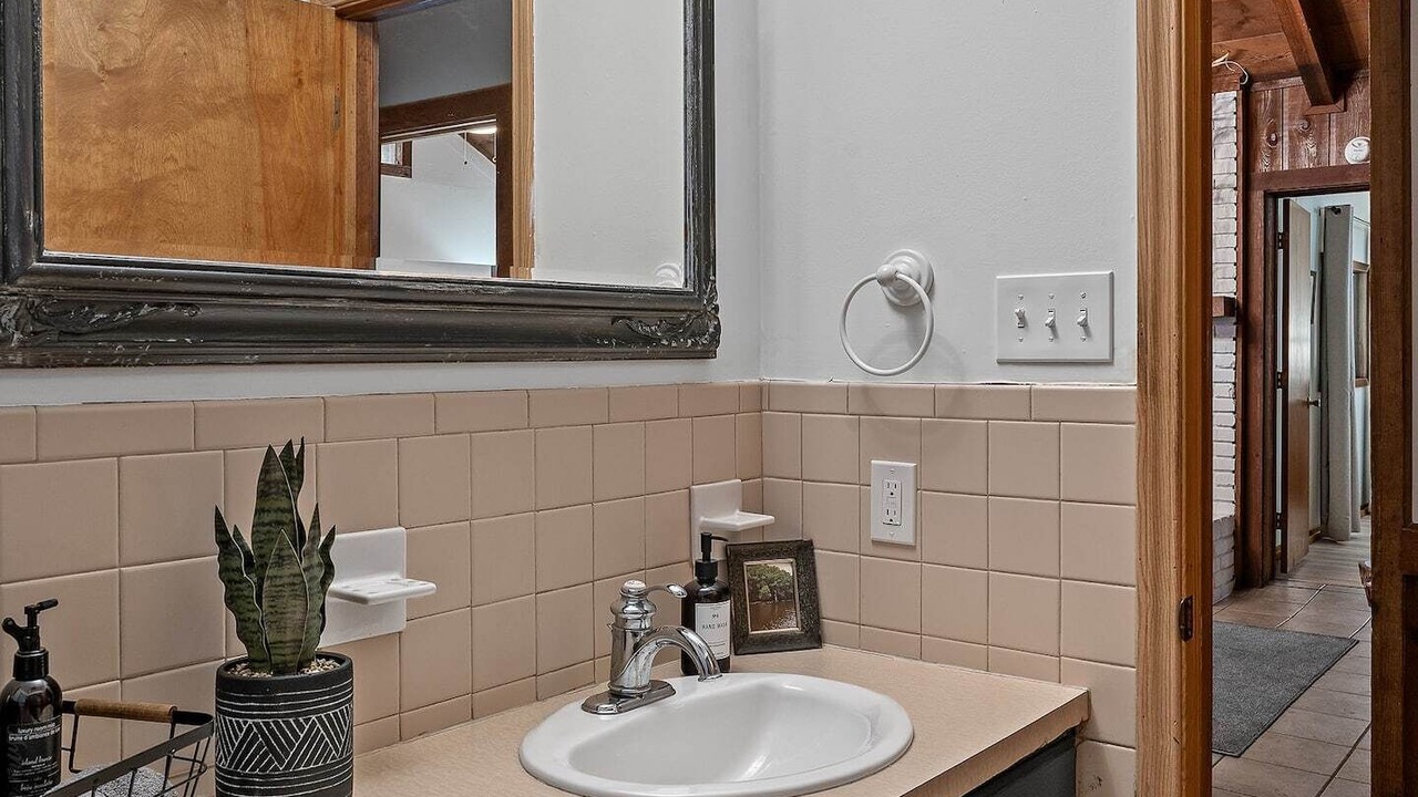 Photo of Bathroom in Uncertain