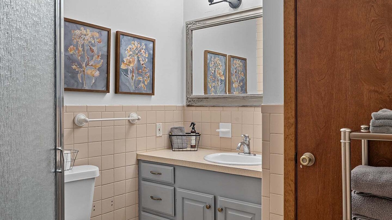 Photo of Bathroom in Uncertain