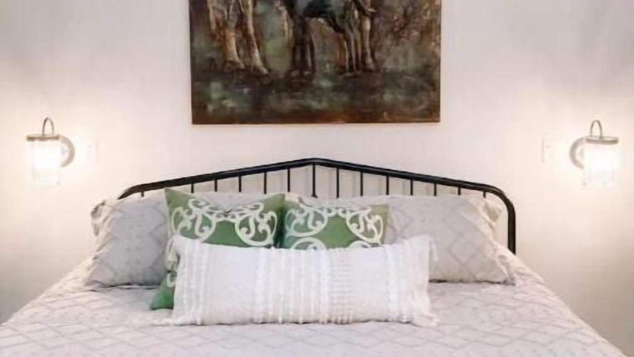 Photo of Bedroom in Russellville
