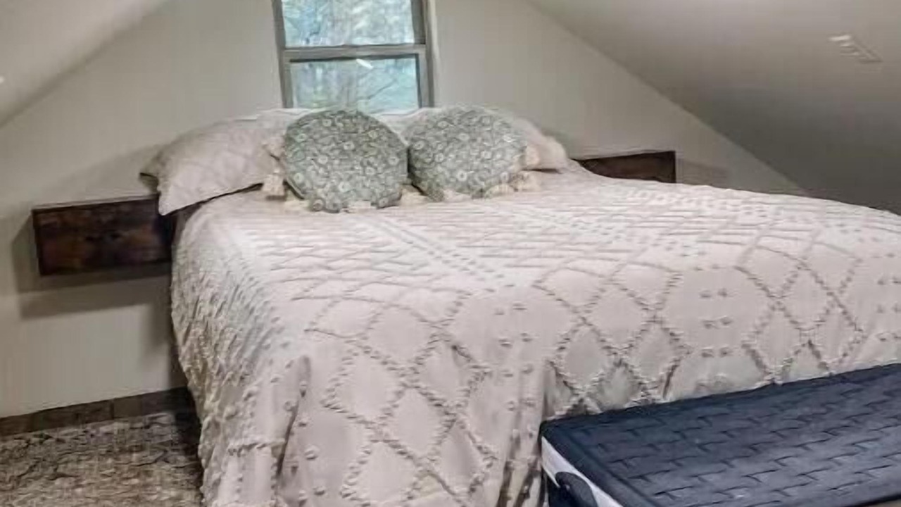 Photo of Bedroom in Russellville