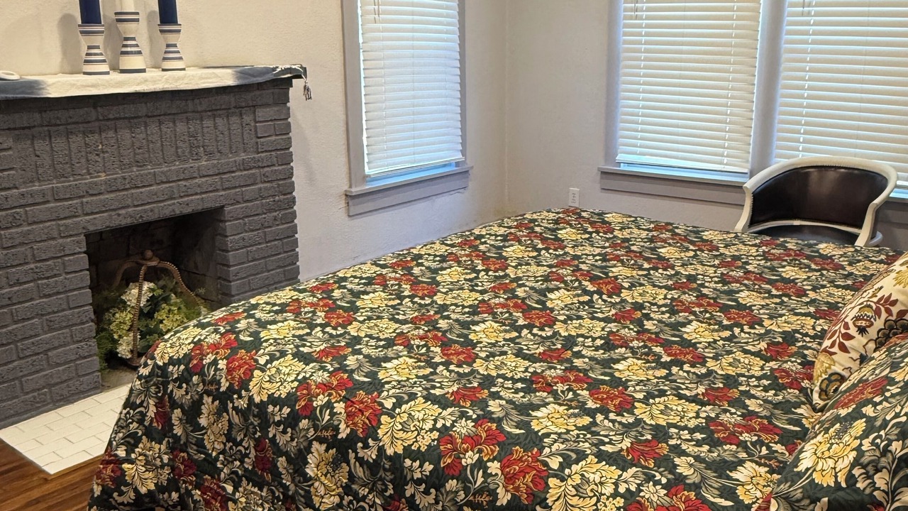 Photo of Bedroom in Russellville
