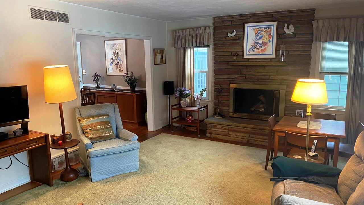 Photo of Livingroom in Wheaton